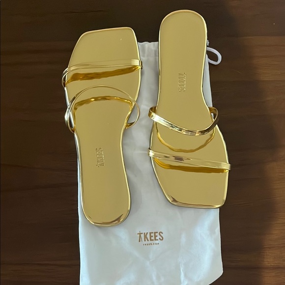 TKEES Women's Gold Sandals NWOT - Picture 1 of 2